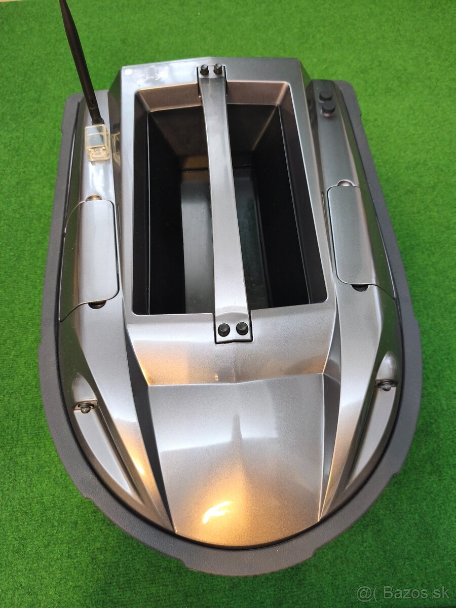 Zavažacia loďka CARPSCOUT - 2