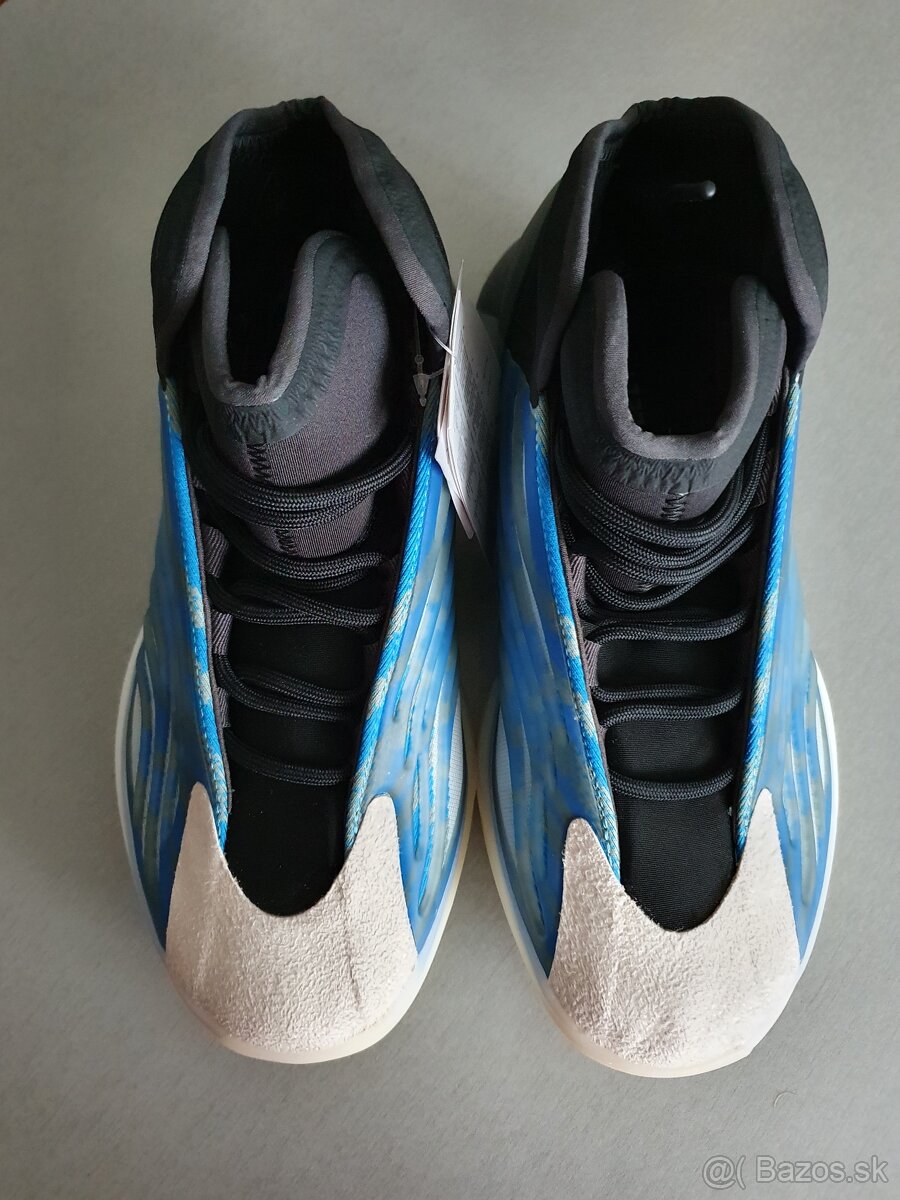 Adidas Yeezy Quantum “Frozen Blue” - 2