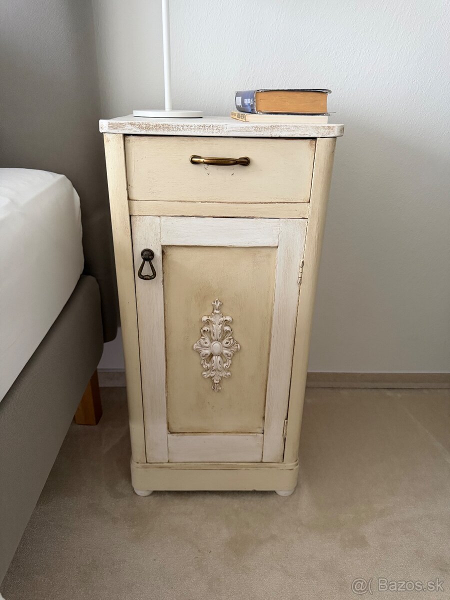 Nočné stolíky - 2