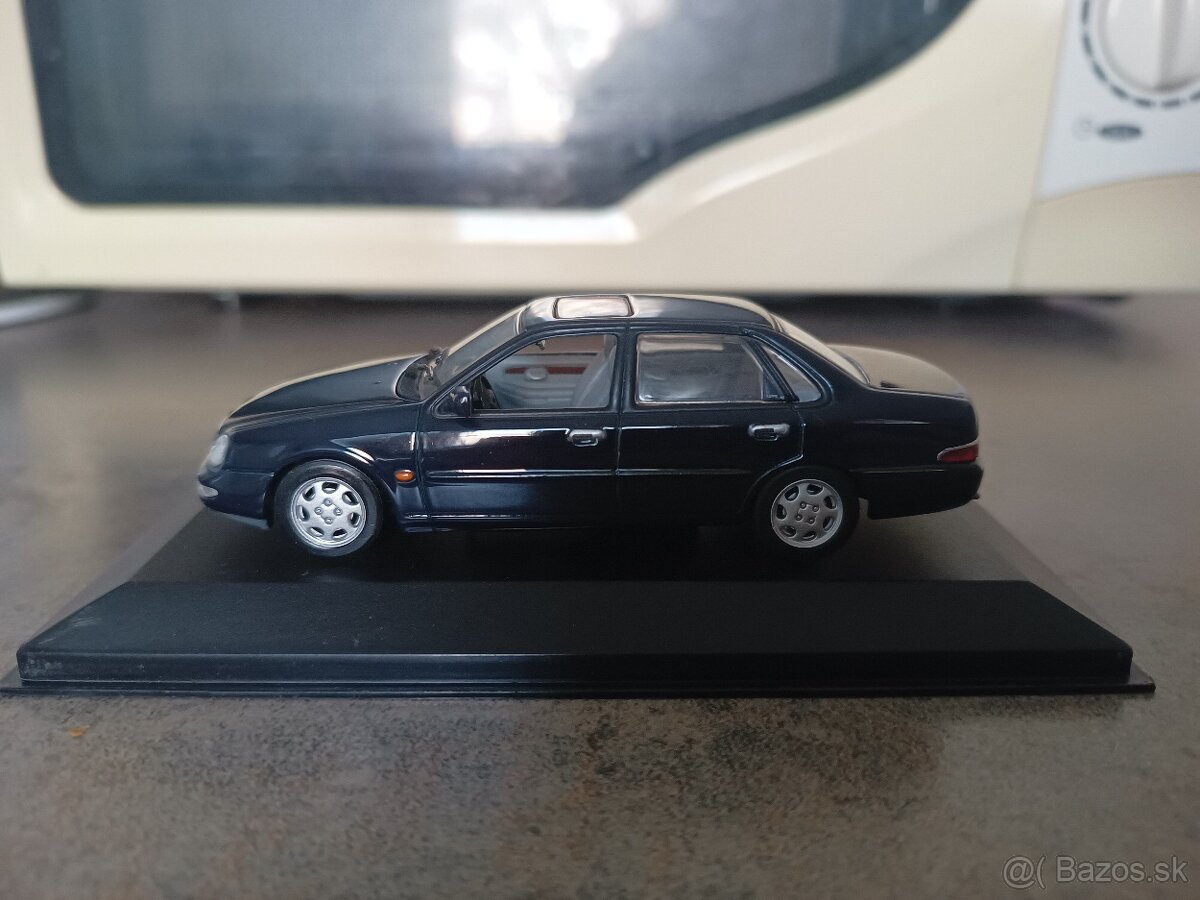 1:43 Ford Scorpio Minichamps - 2