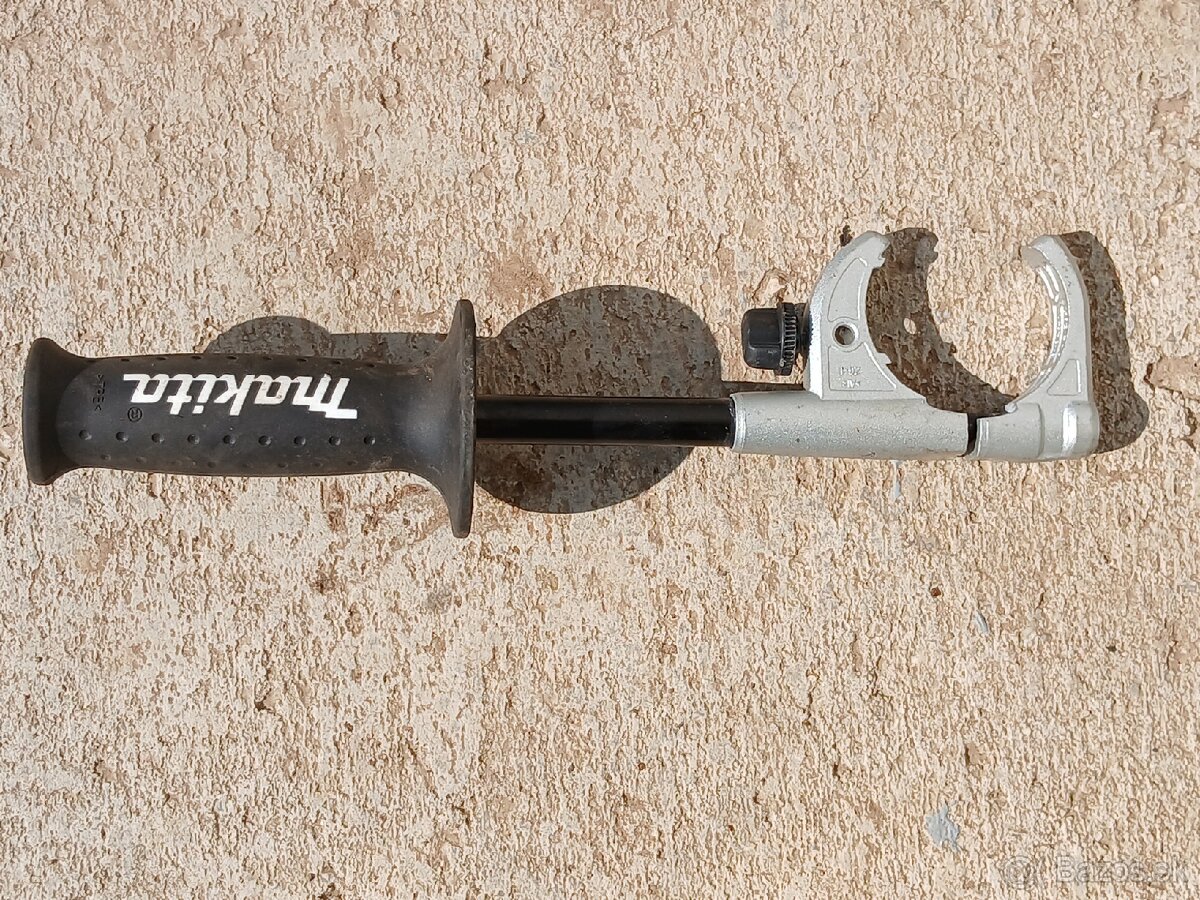 Ptedám rukoväť Makita
- 2