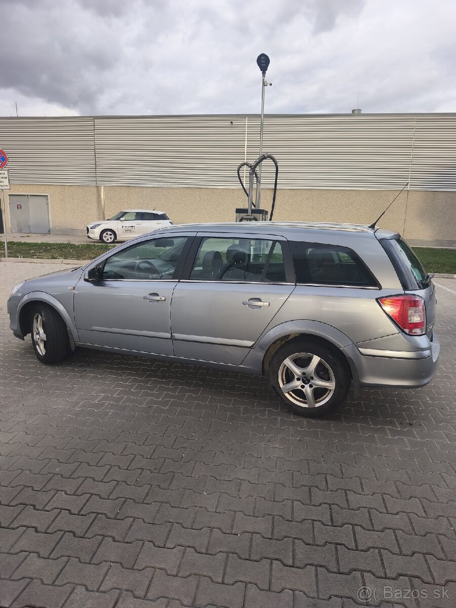 Predám Opel Astra h - 2