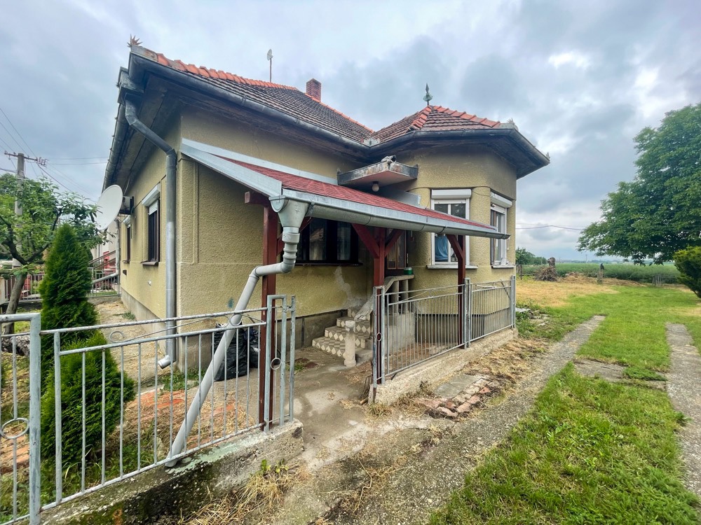 Dom s investičným pozemkom na predaj, Lúčnica nad Žitavou - 2