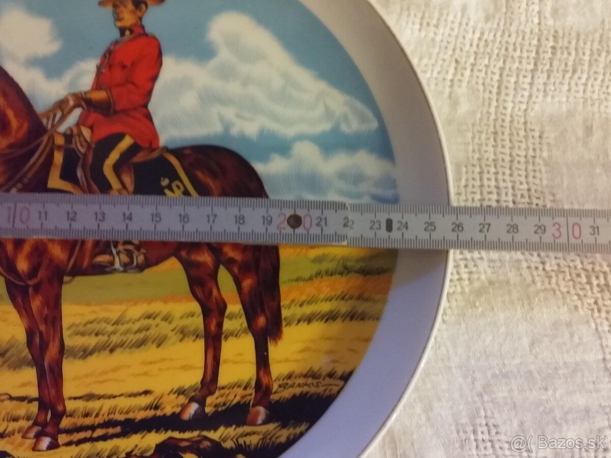 Porcelan . Tanier s jazdcom . Tanier s čínskym motívom. - 2