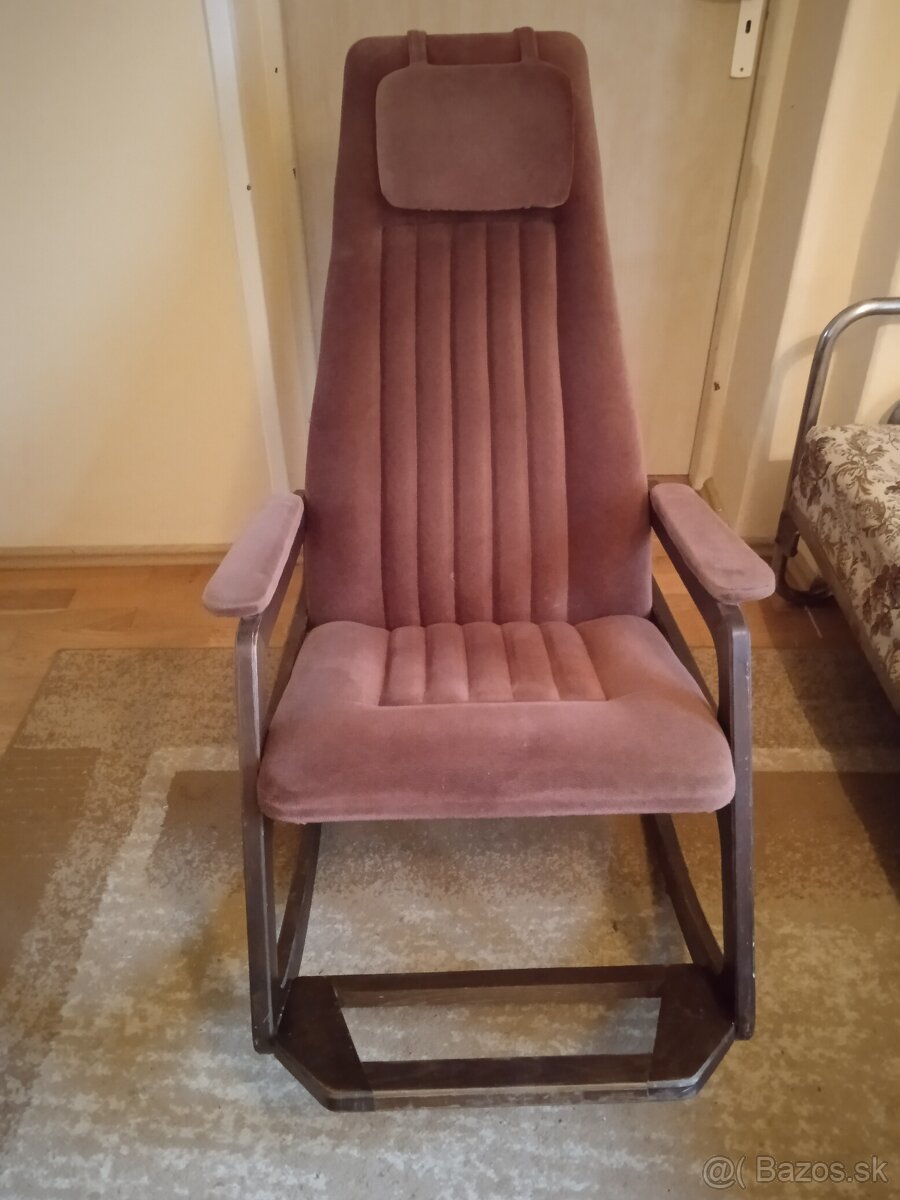 Hojdacie kreslo UĽUV.Retro. - 2