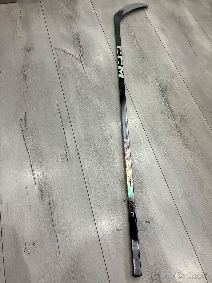 Predám hokejku CCM jetspeed FT8 PRO - 2