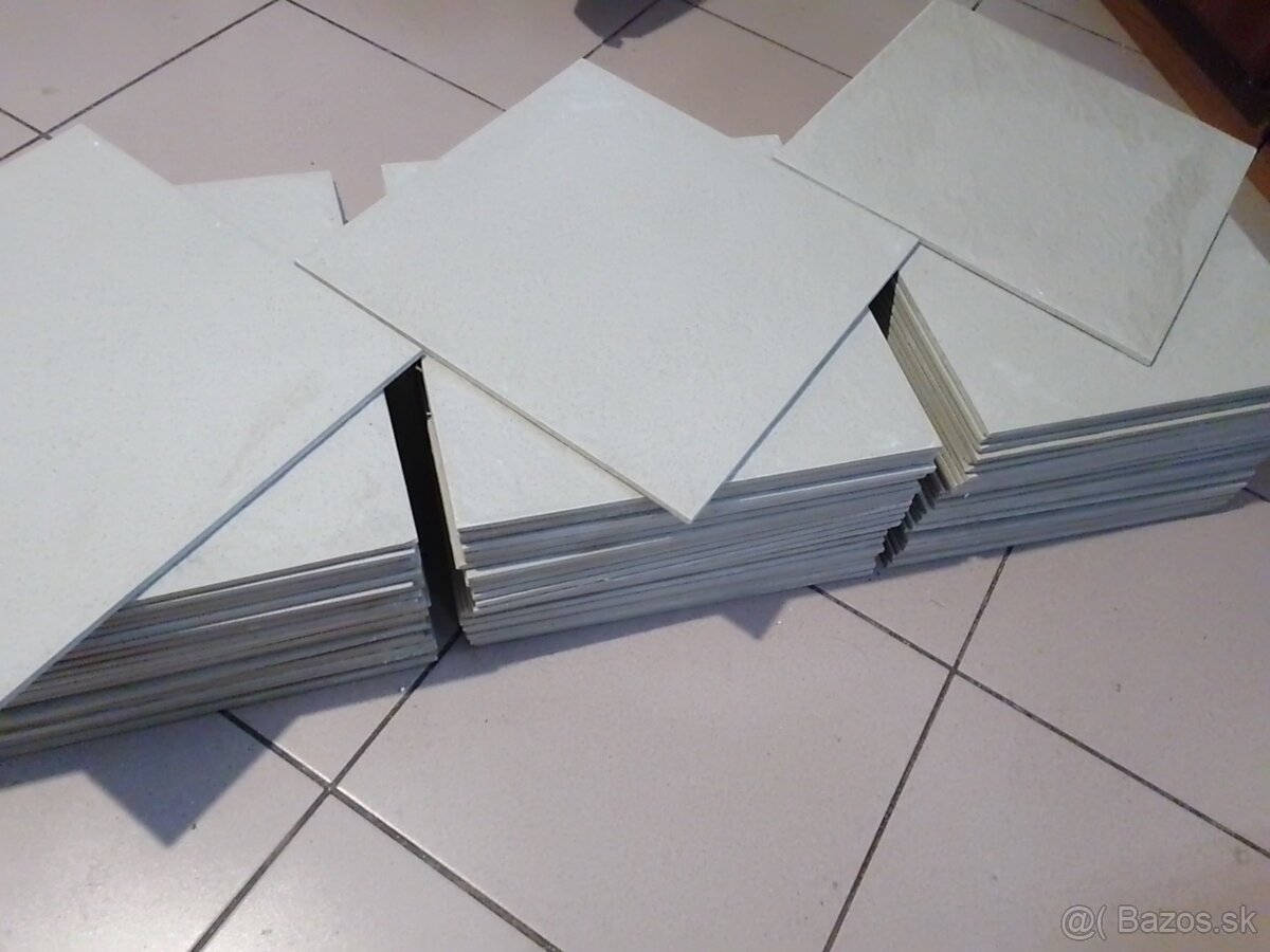 Dlažba Gres 7,63m2-35€. - 2