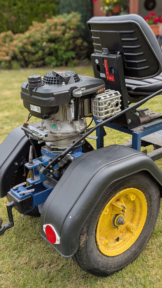 Predám nový doma vyrobený kompaktný traktor - 2