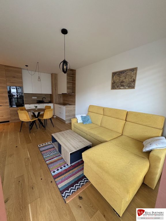 REB.SK – Moderne zariadený 2-izbový byt s parkovaním v proje – foto 2