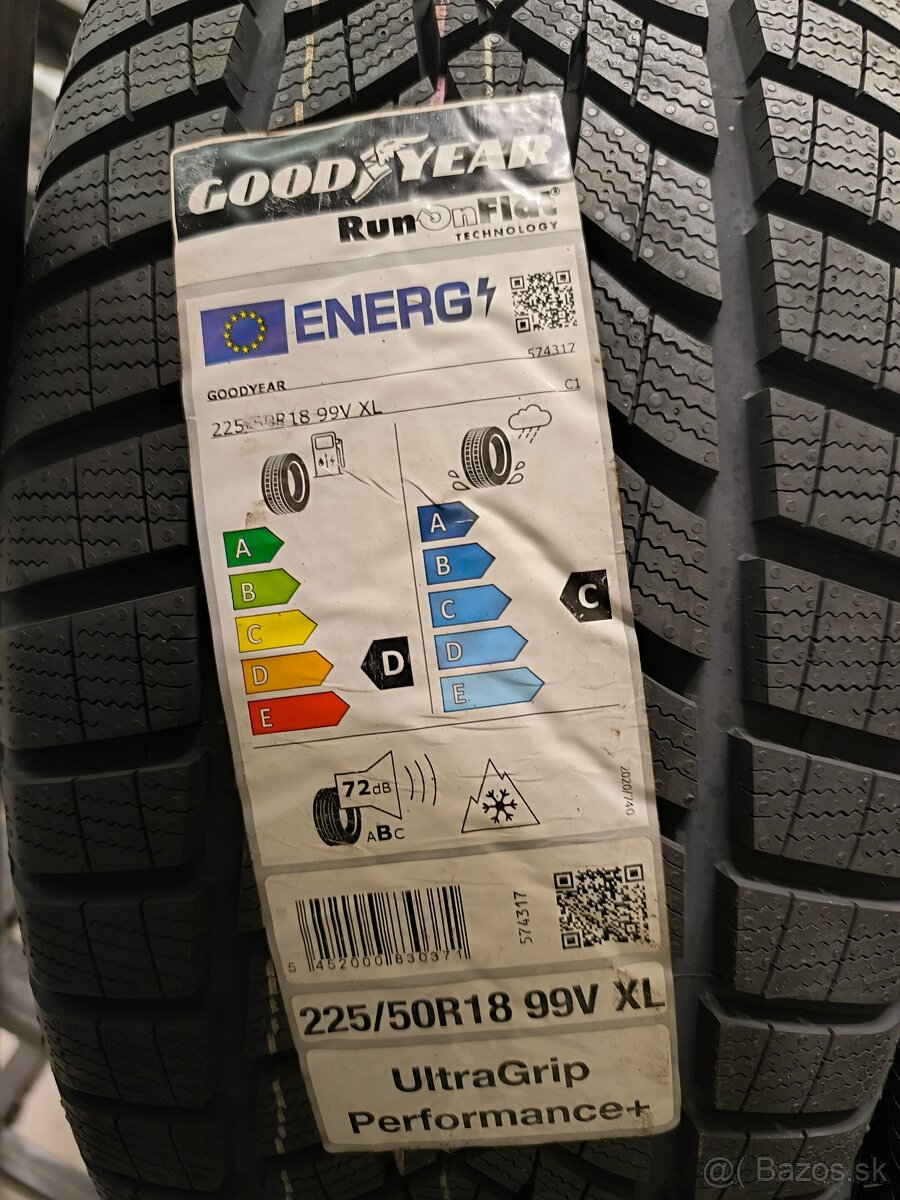 Goodyear UltraGrip Performance 225/50 R18 99V XL RunOnFlat - 2