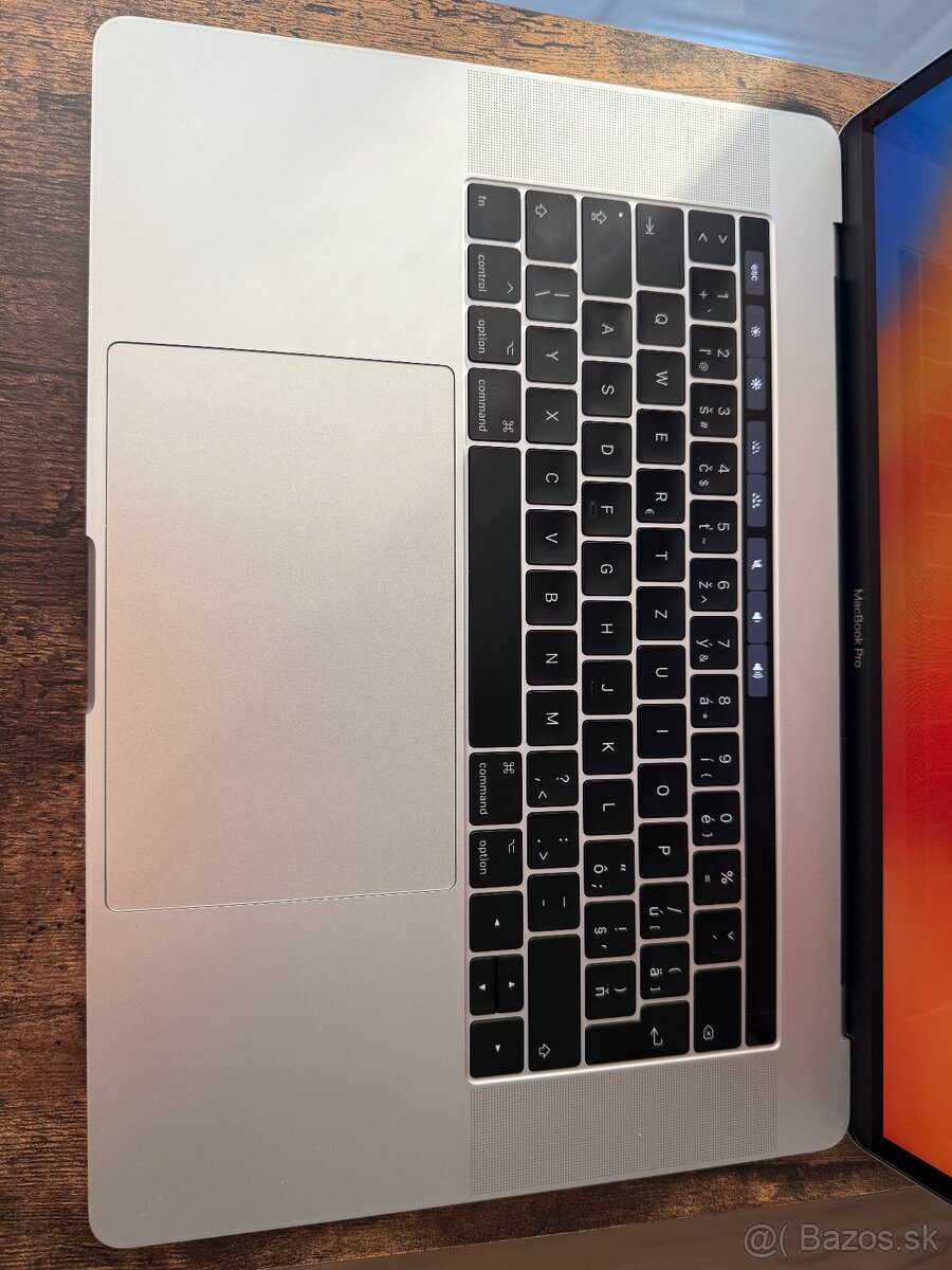 MacBook Pro 15" A1707 mid 2017 Silver - 2
