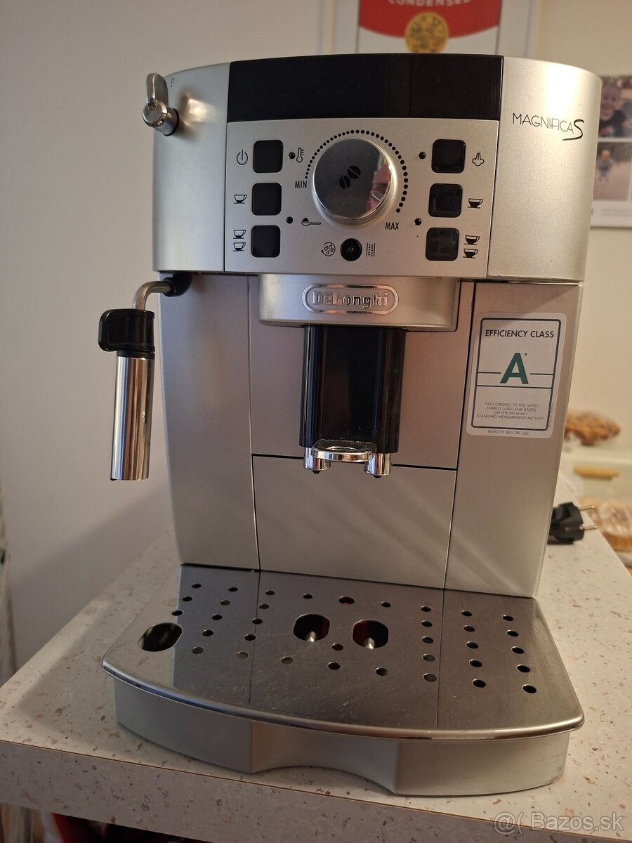 Predám kávovar Delonghi Magnifica S - 2