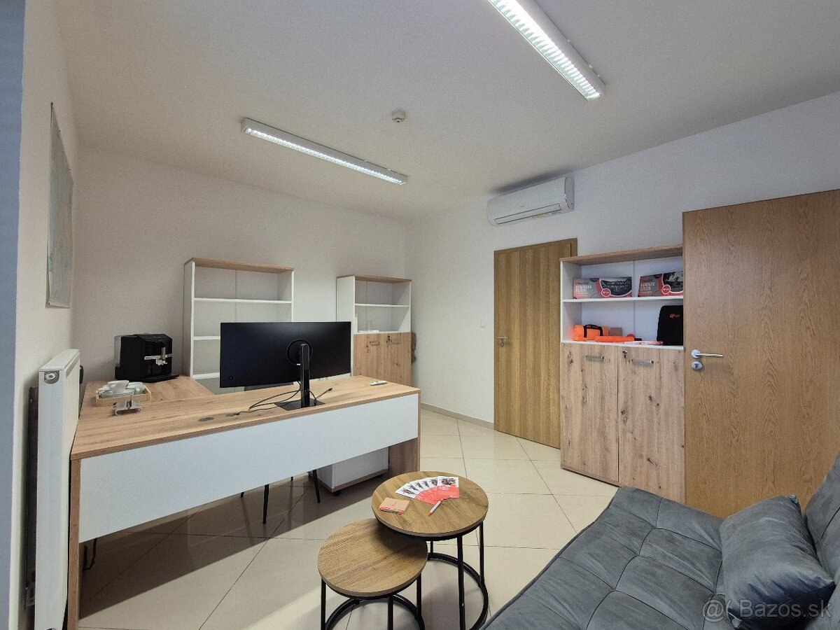 Moderné priestory s umývadlom a parkovaním pri OC Novum - 2