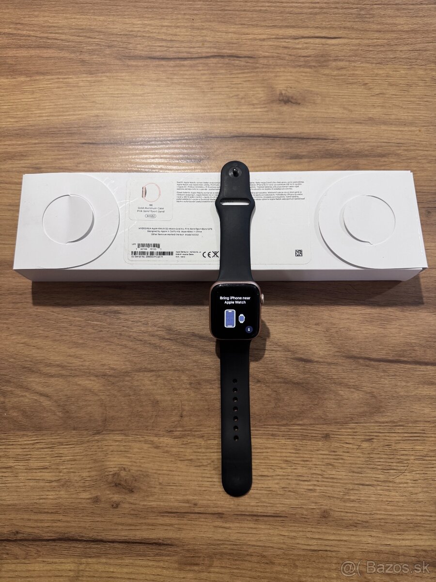 Apple Watch SE 44mm Gold 1. Generácie - 2