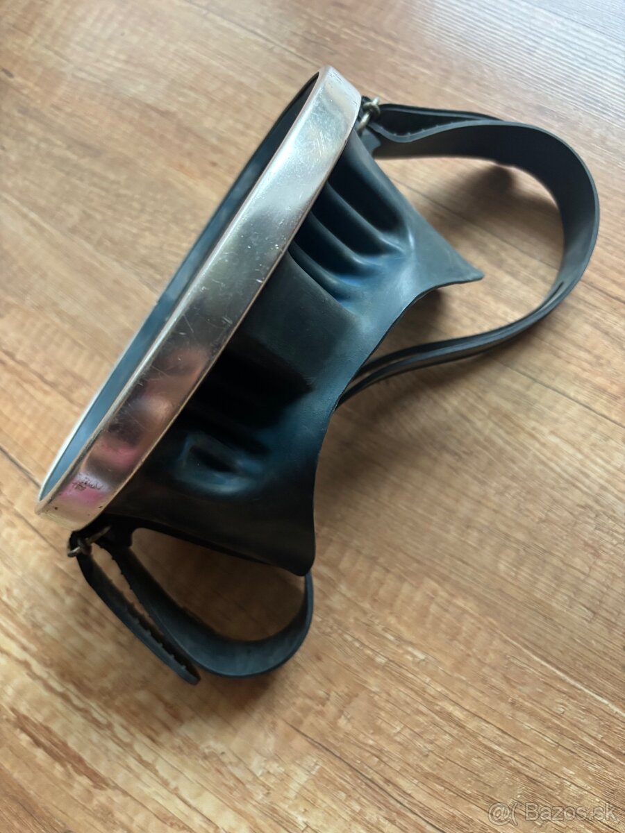 Staré retro potápačské okuliare - 2