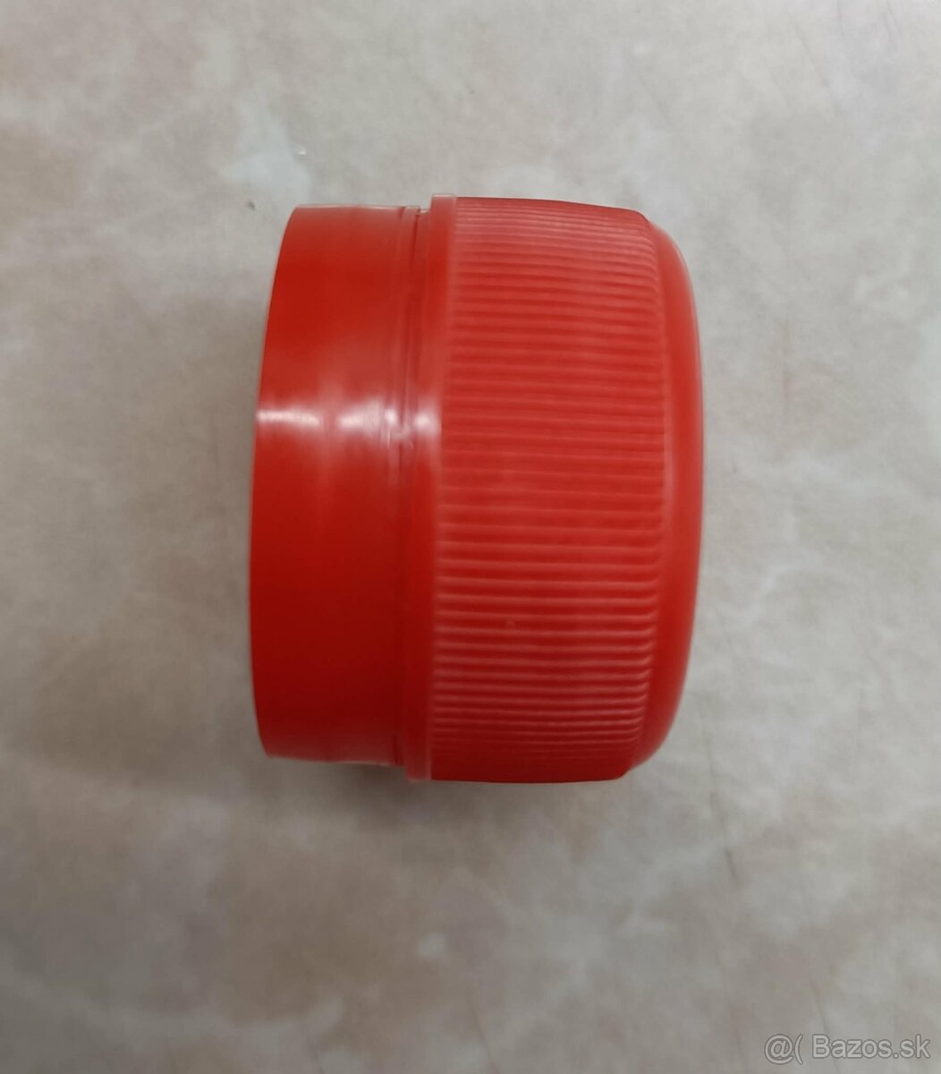 vrchnáky plastové - 2