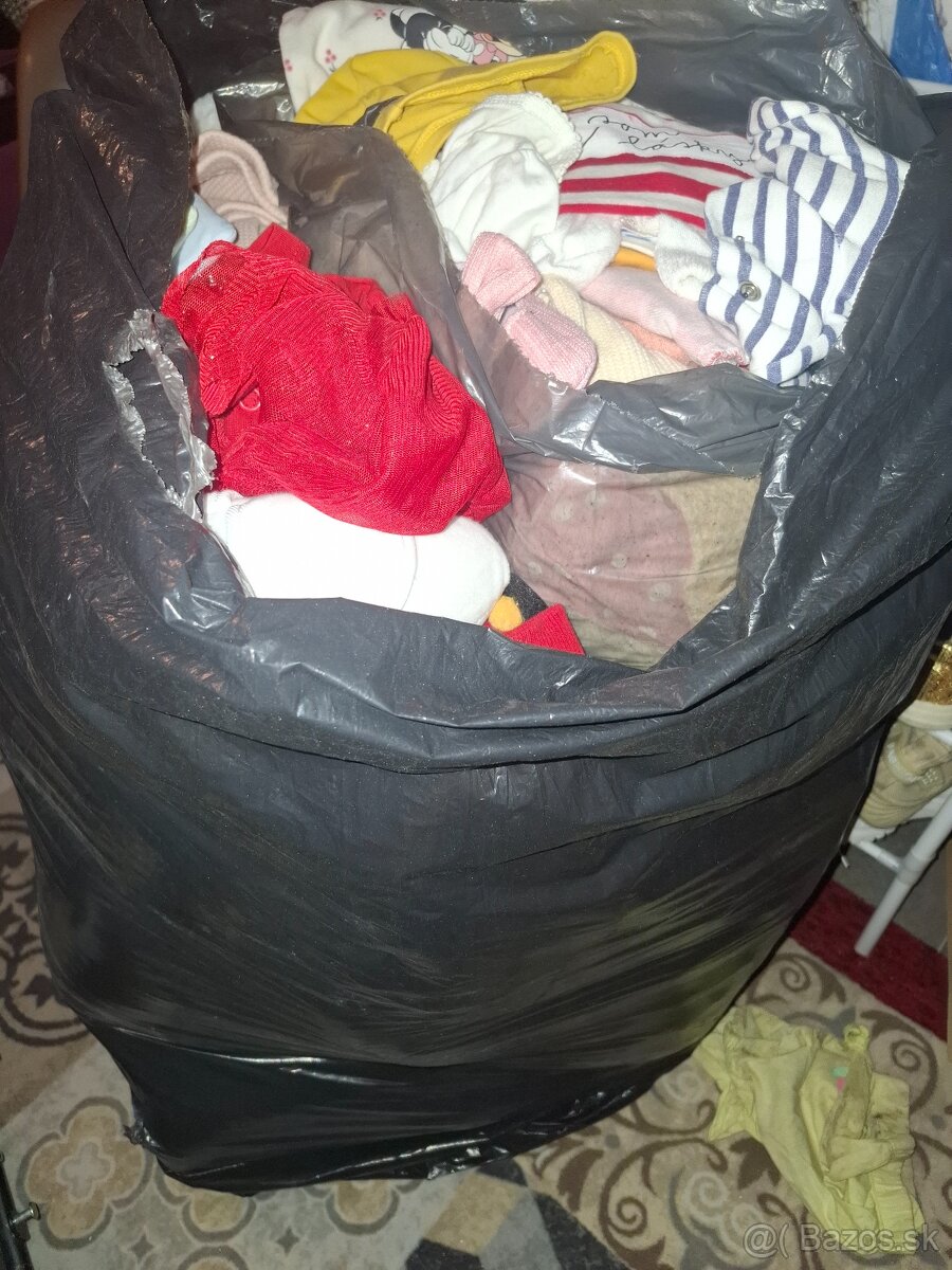 2 vrecia oblečenia - 2