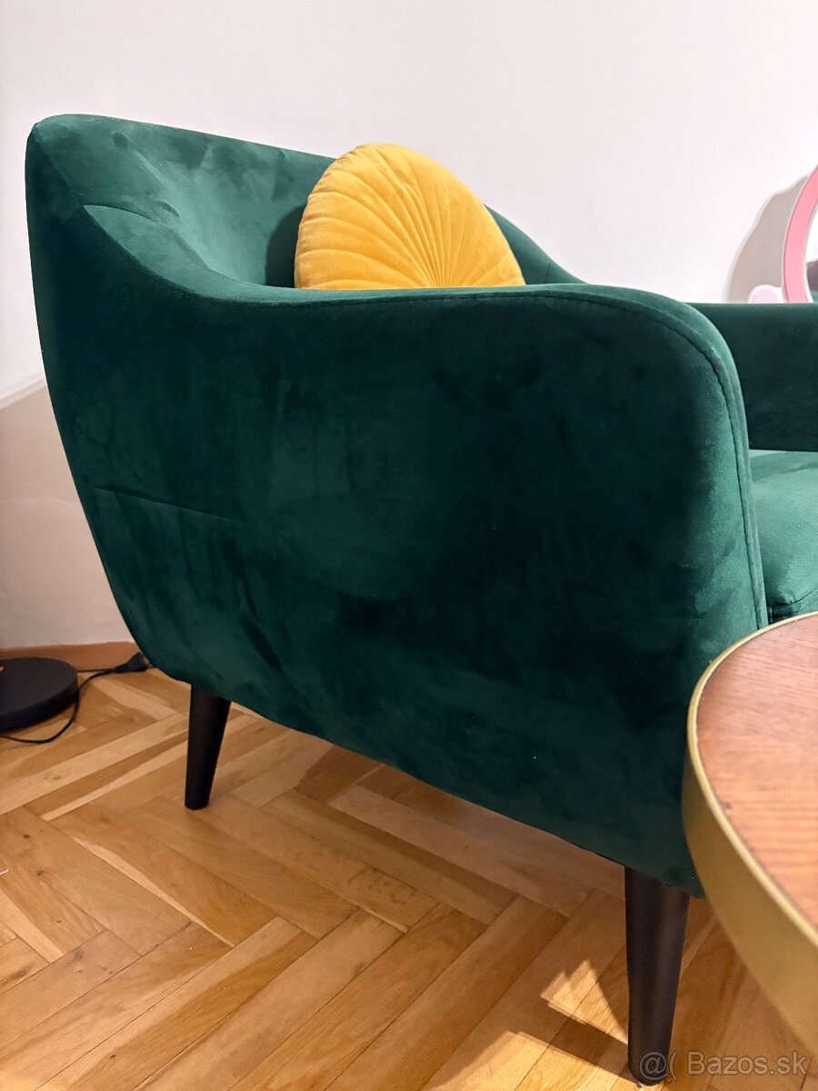 Smaragdové kreslo a stolik - 2