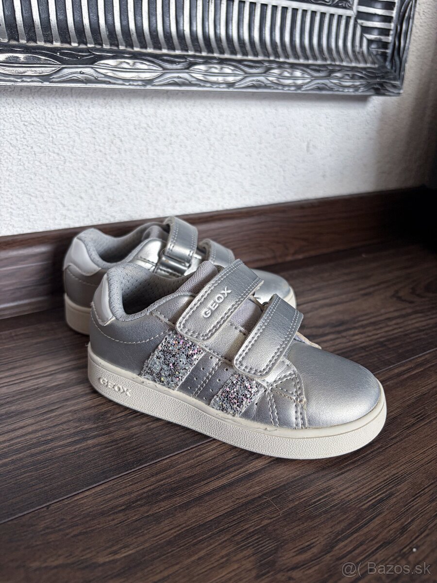 Dievčenské tenisky Geox strieborné - 2