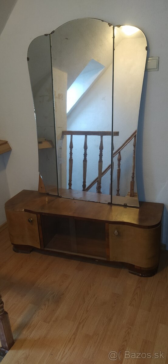 Predám skrinku so zrkadlom - 2