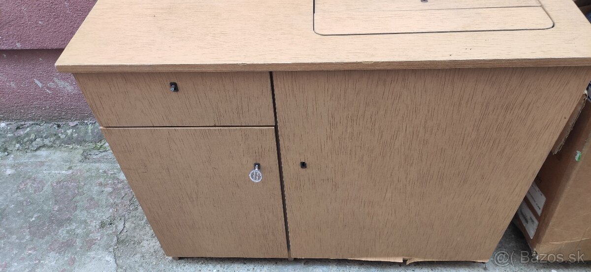 Šijací stroj Lucznyk - 2