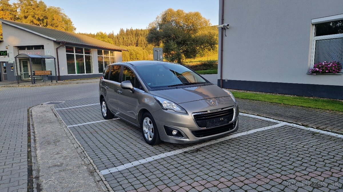 PEUGEOT 5008 1.6HDI M6 7Miest - 2