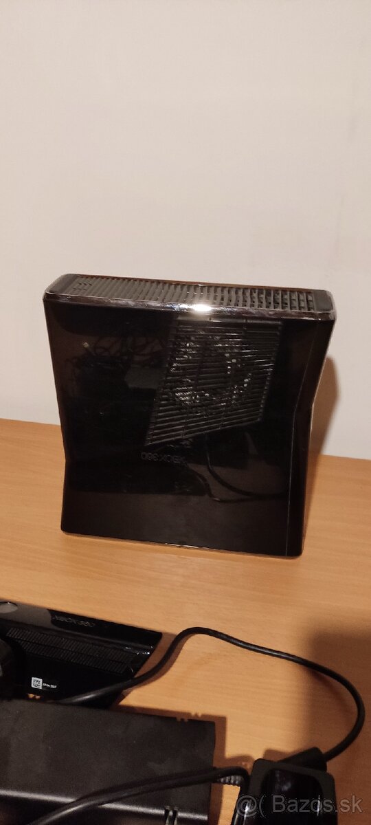 XBOX 360, kinect, hack 320GB disk, bez ovladaca - 2