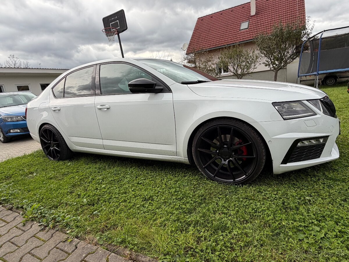 Octavia RS sedan tdi 4X4 - 2
