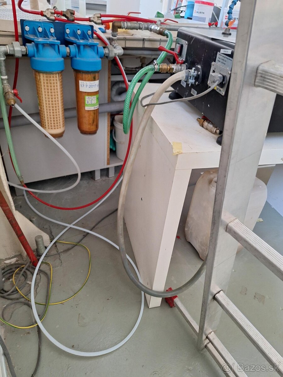 Stol biely dreveny so suflikmi - 2