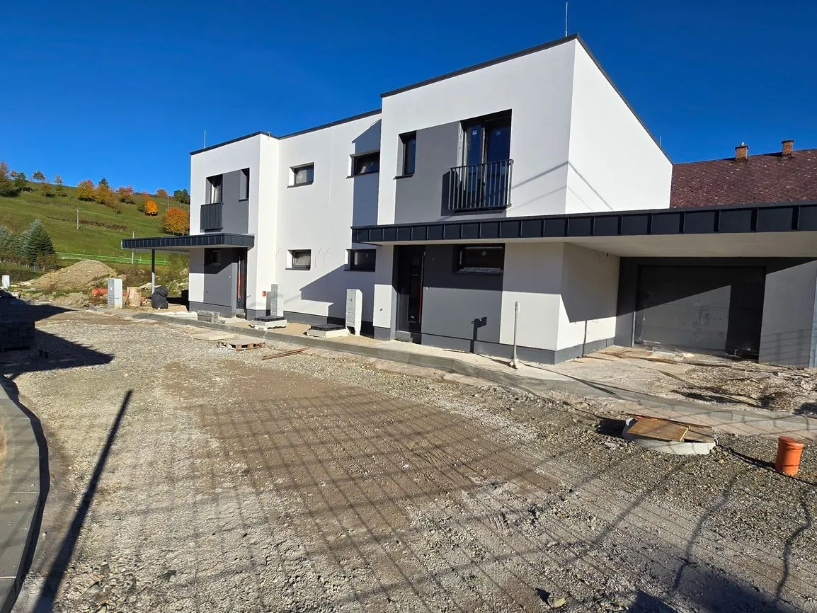 (A1) Moderné bývanie v Bitarovej - 4 izbový dom s garáž - 2