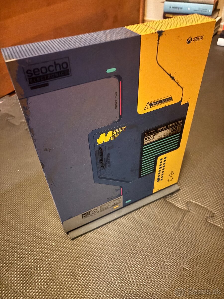 Predám XBOX ONE X 1TB - CYBERPUNK 2077 limitovaná edícia - 2
