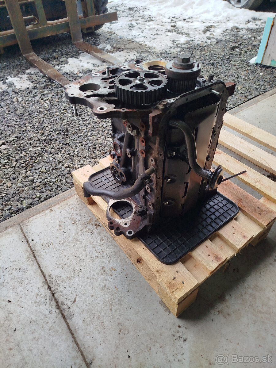 Predám holomotor, spodok motora 1.7 CDTi - 2