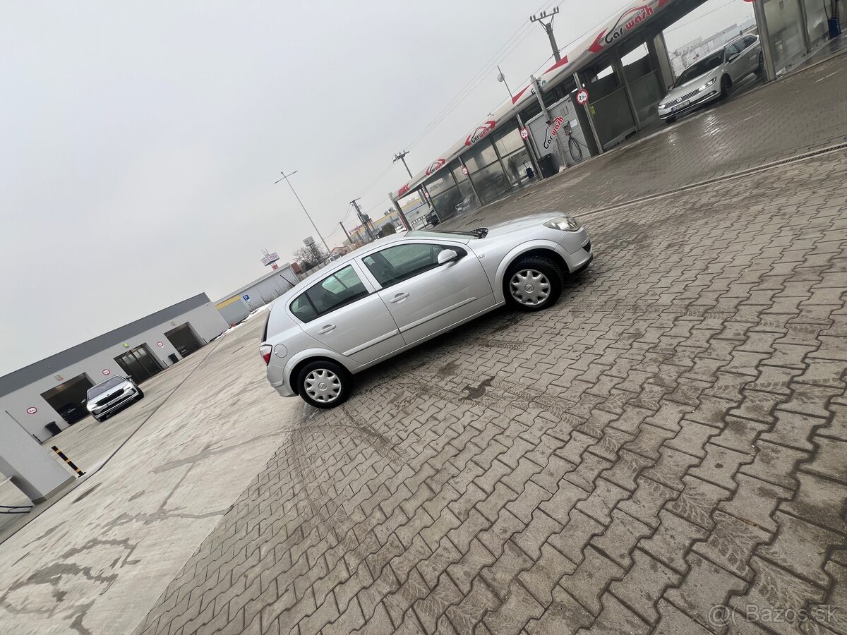 Opel Astra H - 2