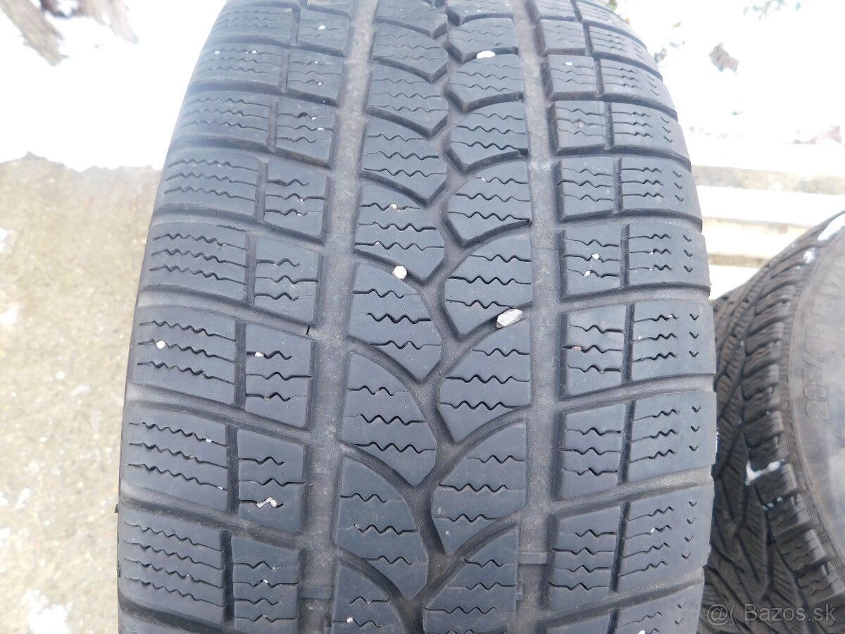 215/45R17 - 2