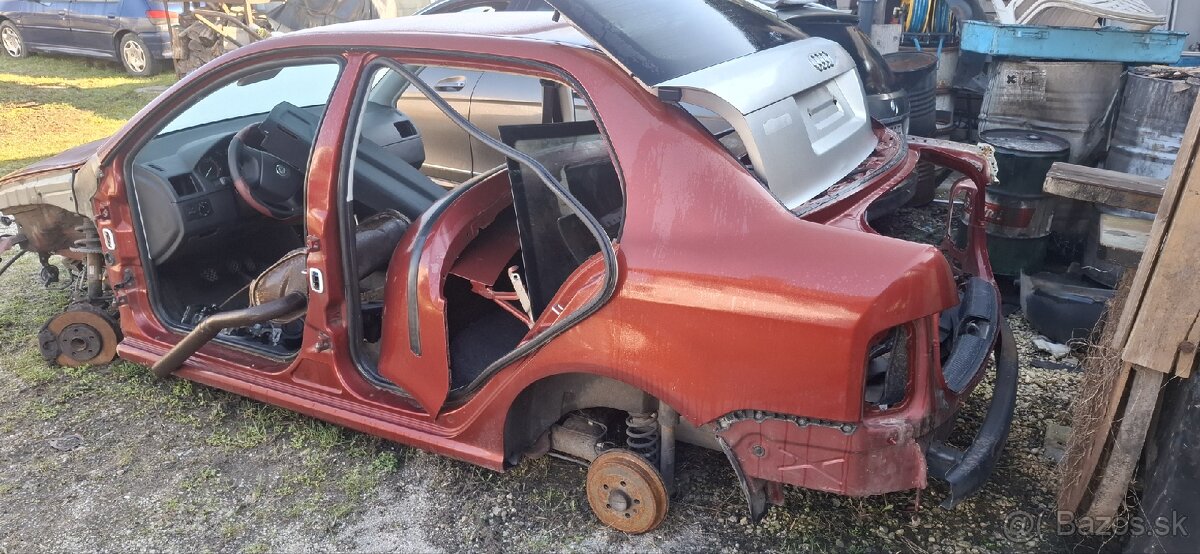 Skoda Fabia kaputa - 2