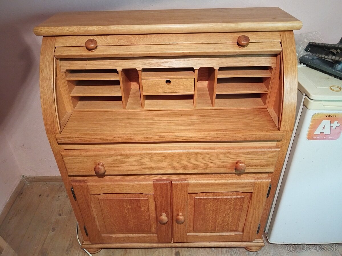 Dubový výsuvný stolík / komoda - 2