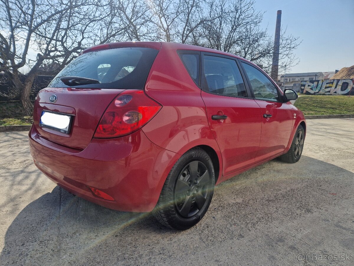 Kia Ceed 1.6 CRDi - 2