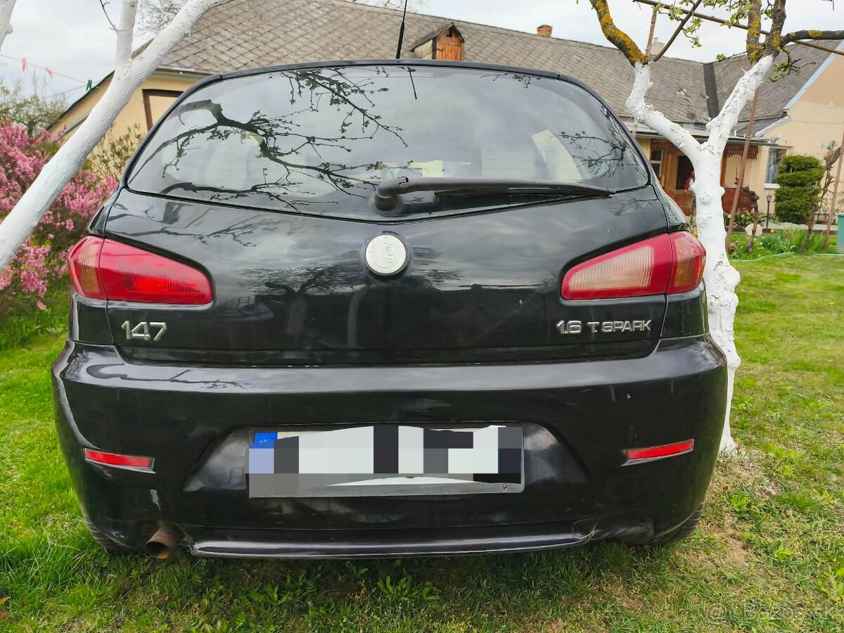 Alfa Romeo 147 1.6 Benzín - 2