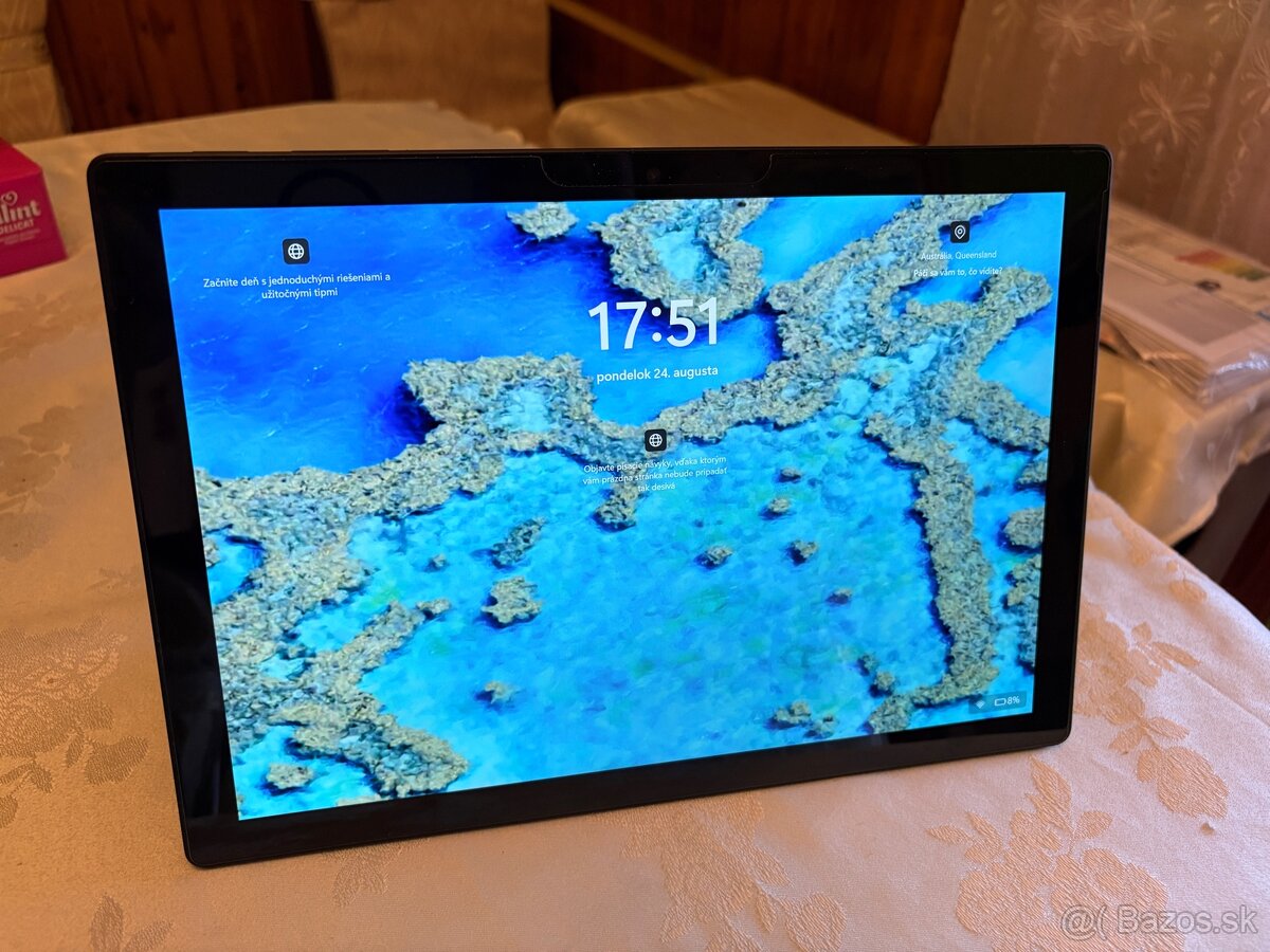 Microsoft Surface Pro 6 – 8 GB RAM / 256 GB SSD - 2