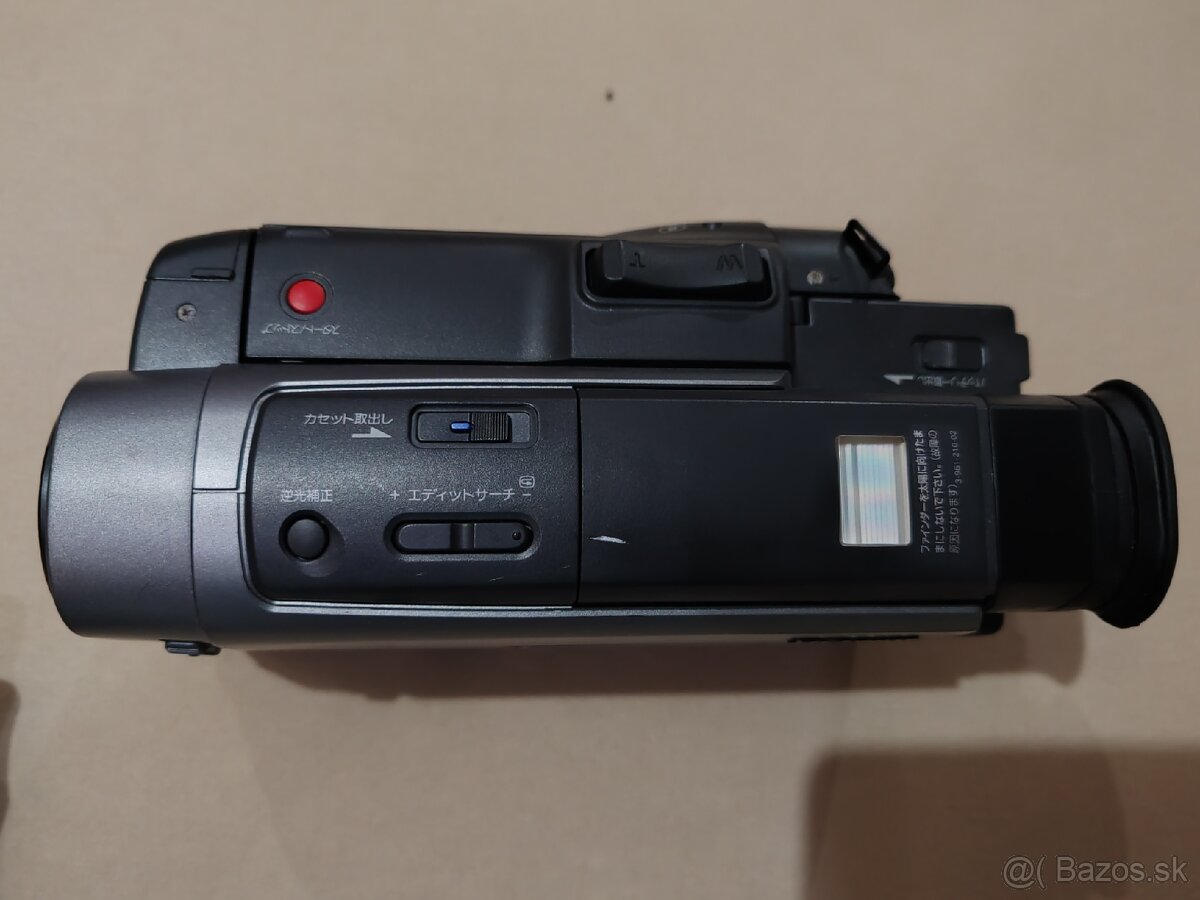 Sony CCD-TRV90 - 2