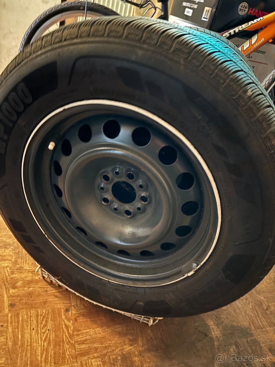 Pneumatiky 215/65 R15 - 2