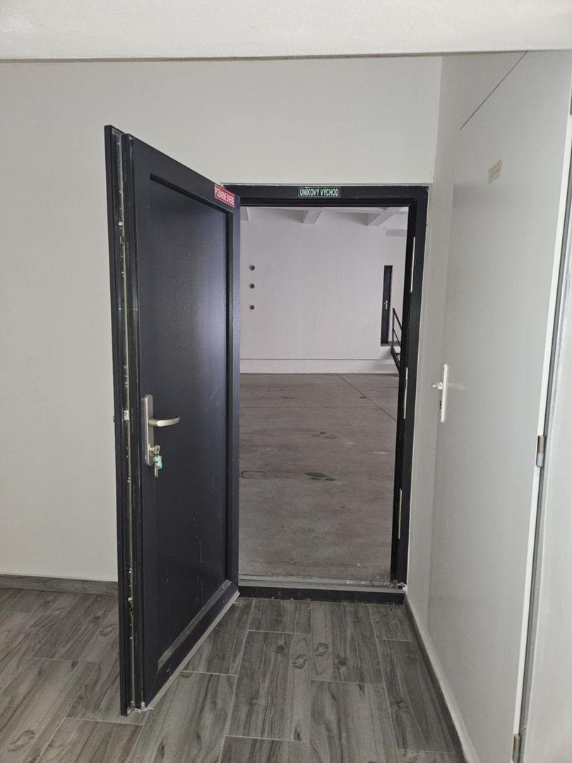 Na prenájom sklad - kancelária na Levočskej ul. v Prešove bo - 2