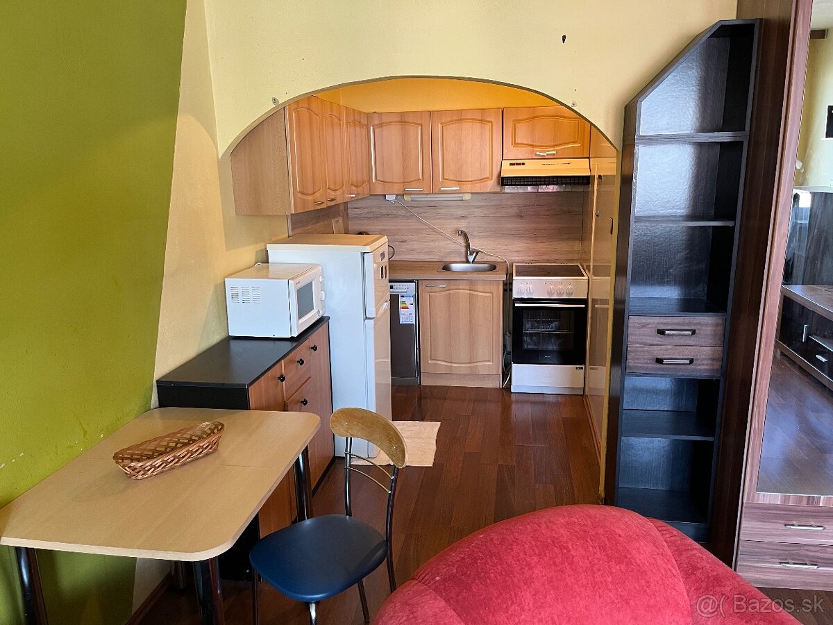 Predám 2izbový byt,ul.Horská Šípok Partizánske - 2