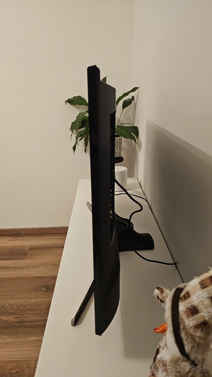 Samsung 4K Smart TV - 2