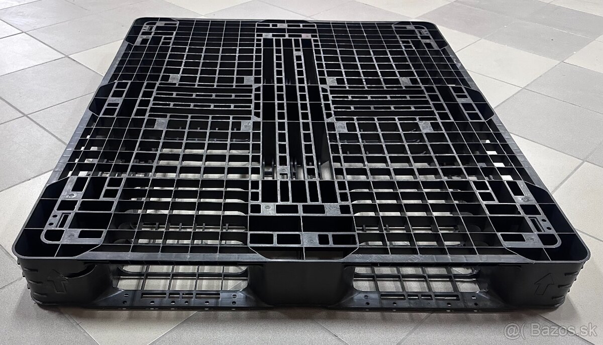 Plastové palety 120x100x12 cm - 2