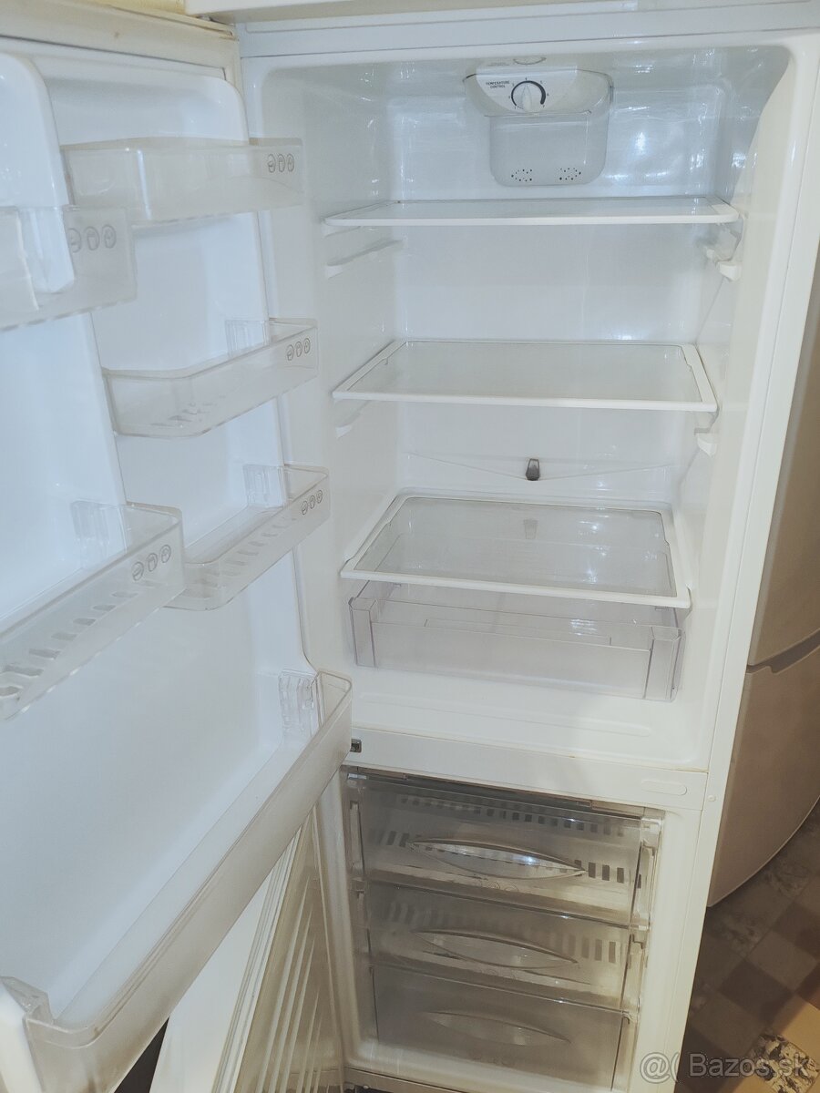 Predám chladničku LG 163cm - 2