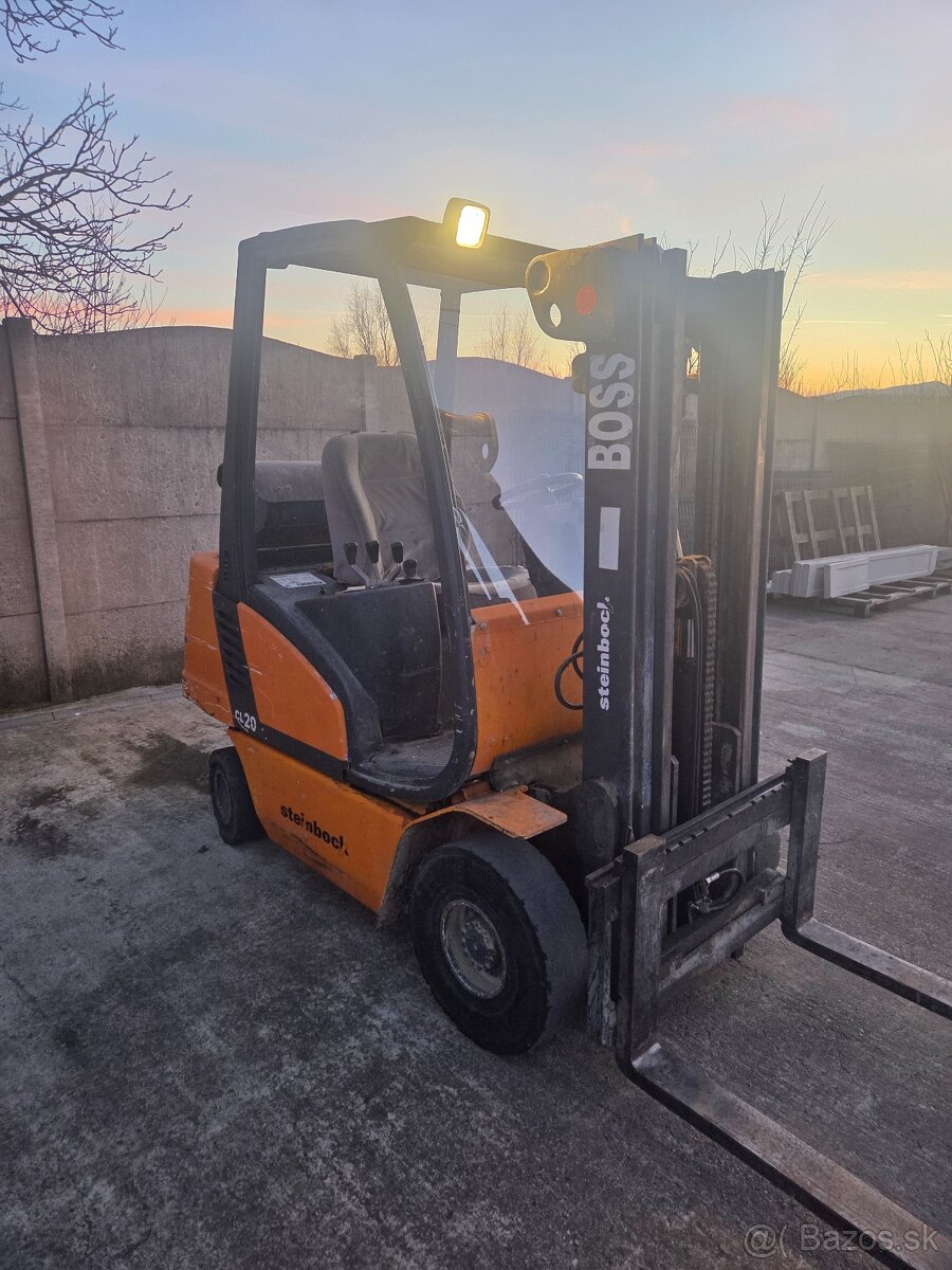 Vysokozdvižný vozík - 2