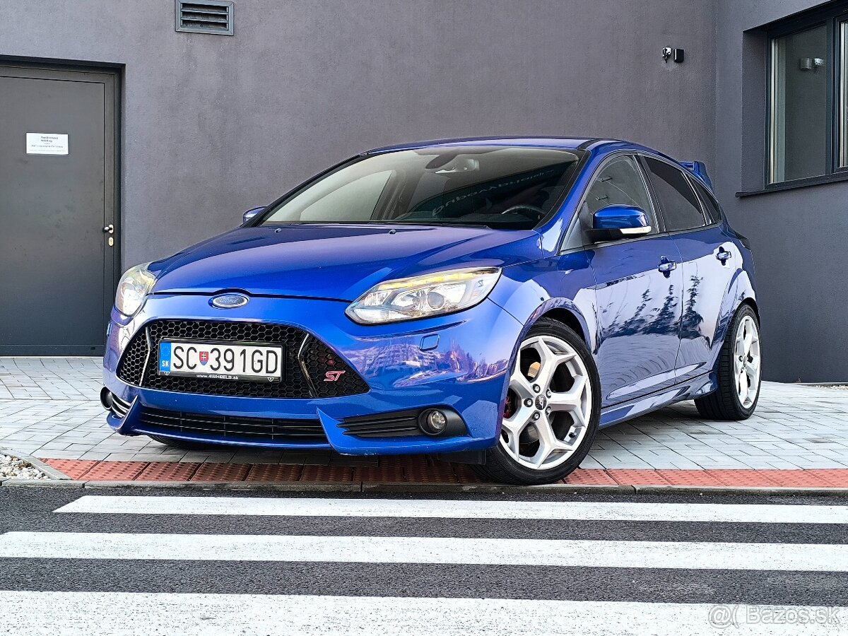 Ford Focus ST 2.0 EcoBoost SCTi - 2