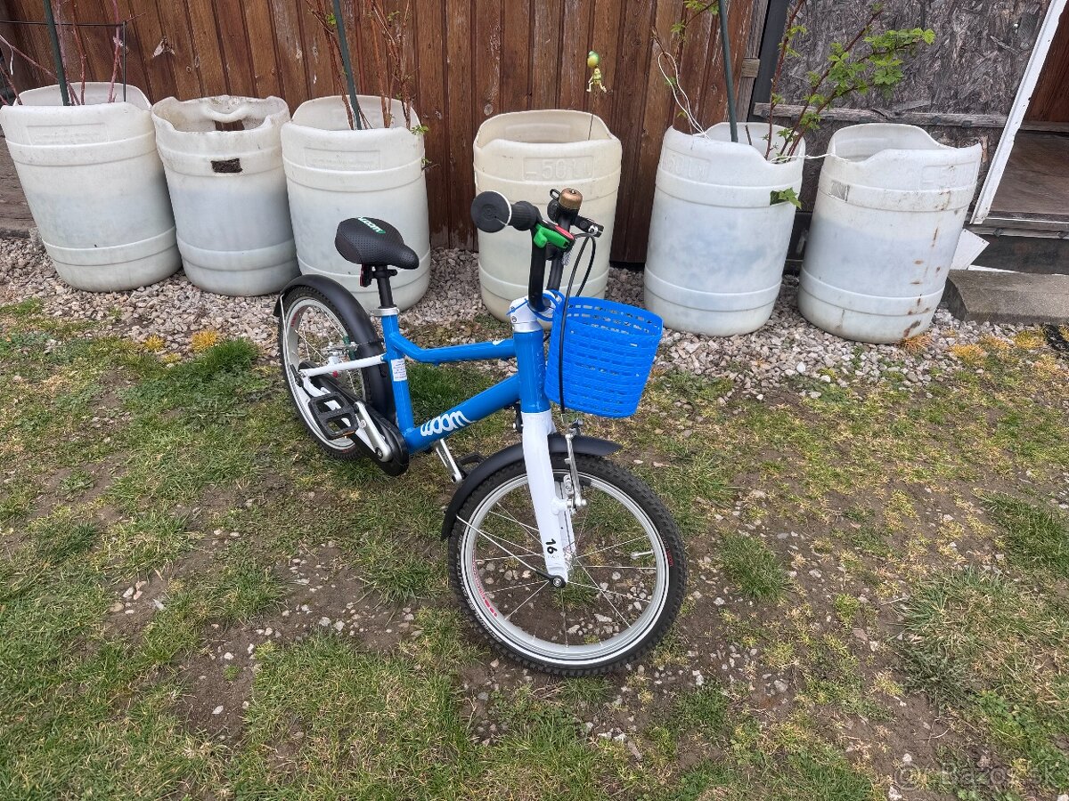 Predám detský bicykel WOOM 3 modrý s doplnkami. - 2
