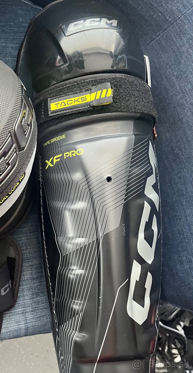 Chranice CCM Tacks XF Pro - 2